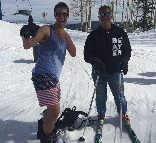 Managed to get a picture with Mr. Legendary! 🏆 Also my 25th day of the season!🏂 (His 60th) It was a great day! #skithebeav #chubbies 🇺🇸 Sky’s out thighs out
