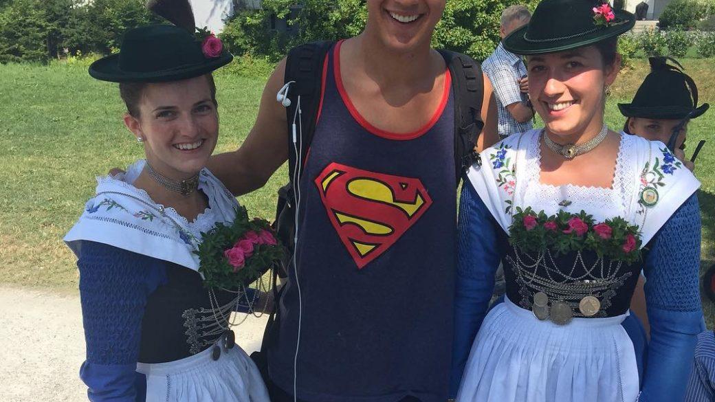 Hundred of people dressed up in lederhosen and Dirndl dresses! Just another day in #Bavaria! 🇩🇪#rosenheim #summer