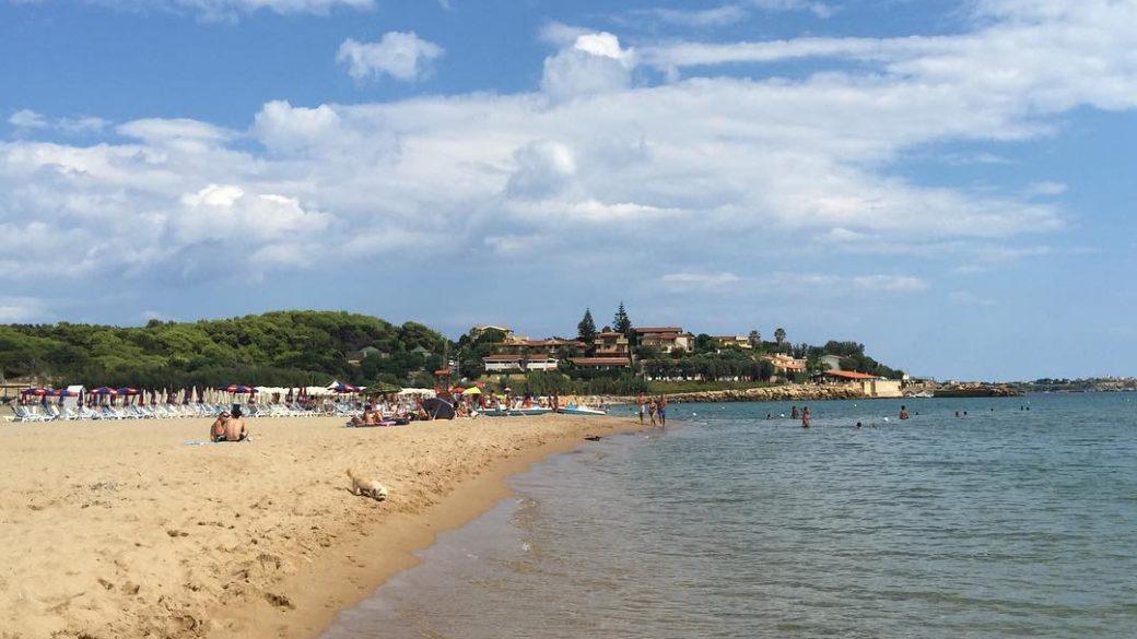 I made it! The mafia hasn’t gotten to me and my phone hasn’t been stolen yet 😎 #summer #Calabria 🇮🇹 #beach