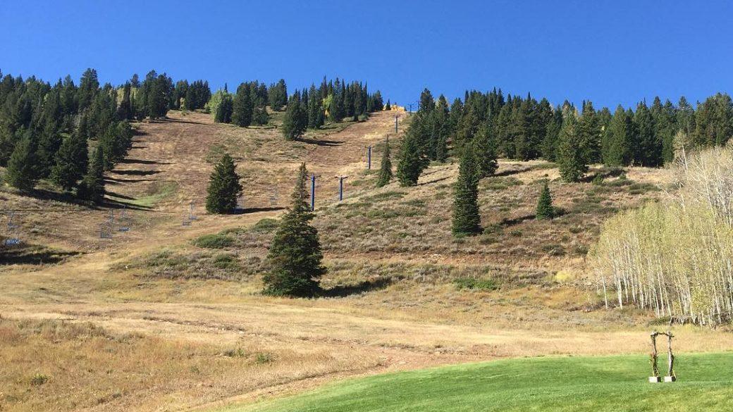 Just a few more months and we’ll be shredding it up! #skithebeav #skiutah #fall 🌲🍂