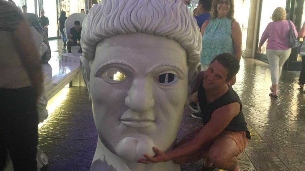 Scratching that chinny chin chin Vegas style. #21atlast 🍻#sincity