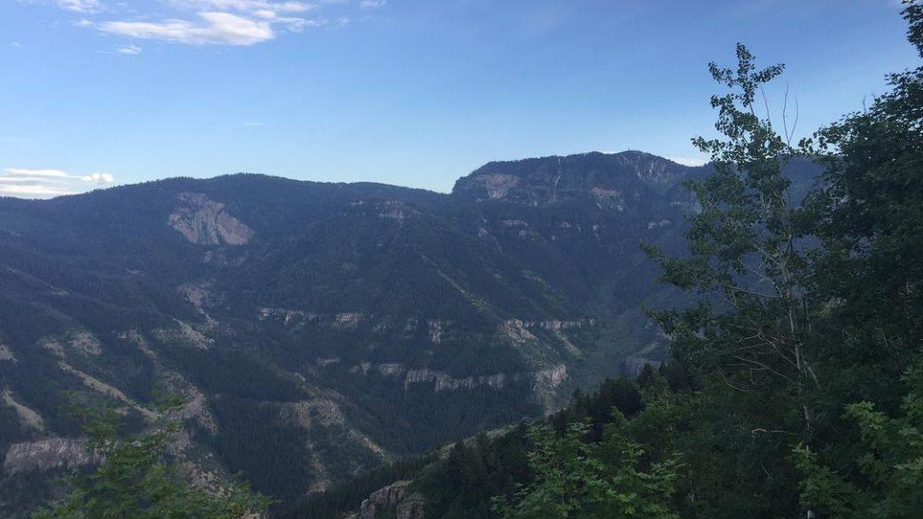 Went for a little hike yesterday.  Yeah, it was pretty cool 😎 #hikeutah