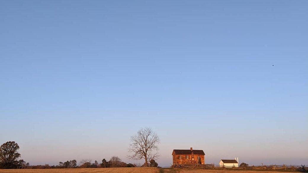 Good morning, Virginia 🌝 Bull Run was the first major battlefield for the Civil War. Nearly 60,000 men were present at the battle, ending in a Confederate victory.